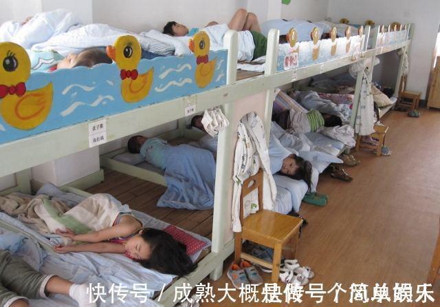 老师|娃在家从不午睡,老师却说在幼儿园很听话,看监控后妈妈心疼孩子
