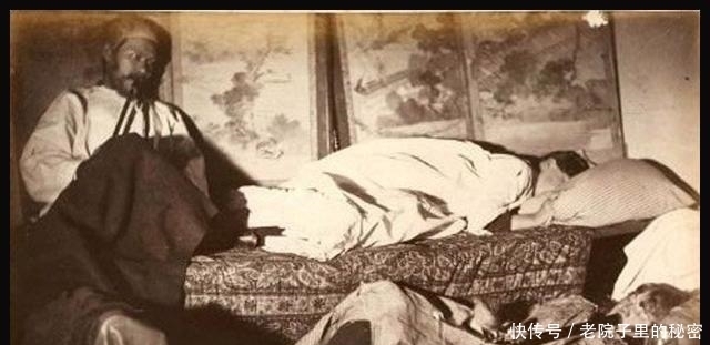 晚清鸦片历史老照片|晚清抽鸦片老照片，没想到吸食鸦片后是这样，图5看了让人想骂人