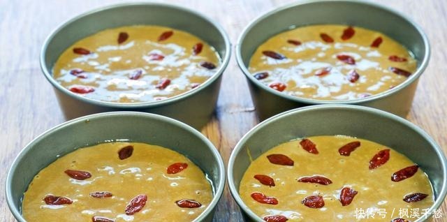 粘面|发糕最好吃做法,不揉面手不粘面,蓬松暄软又香甜,比蛋糕还好吃