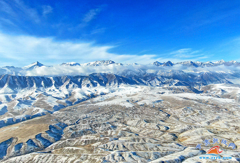 后初|肃南：博雅塔拉雪后初霁蓝天白云美如画