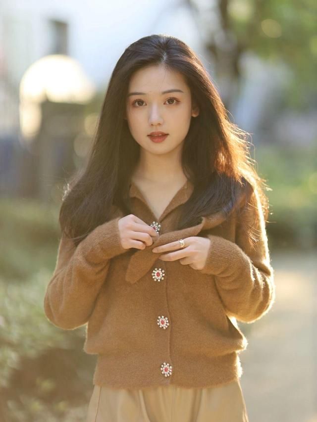 实用 毛衣才是冬季的必备单品,为你分享几个实用款,百搭温柔又显气质