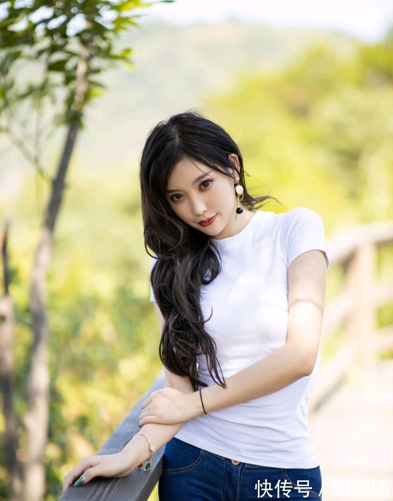 穿搭 美艳性感美女潮流穿搭,穿出优雅气质,散发迷人魅力