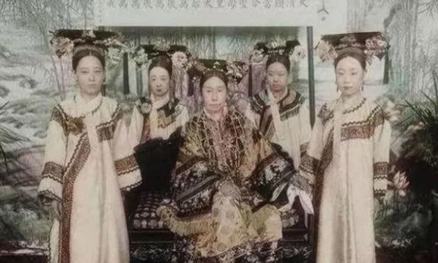 大美人 她是晚清第一美人 黑白照也无法掩盖美貌 却因慈禧孤独终老 慈禧 清朝末年 历史秘闻 看点历史网
