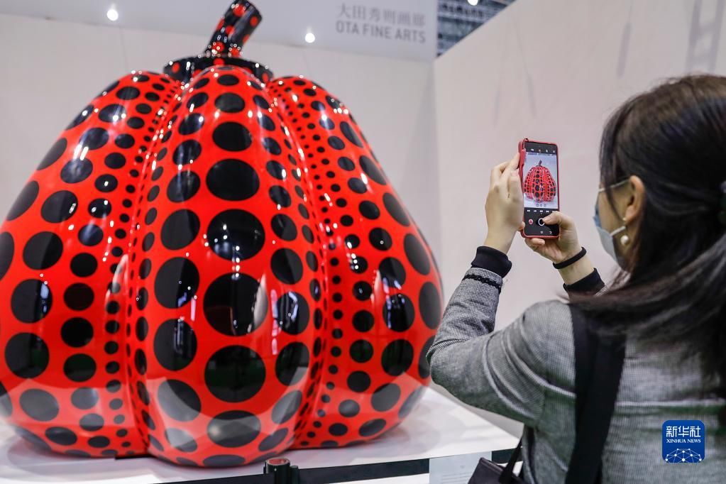 张玉薇#草间弥生作品亮相“四叶草”