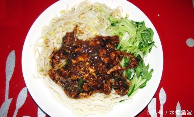 小时候|家里常吃的炸酱面,怎么做才好吃呢关键在这一步