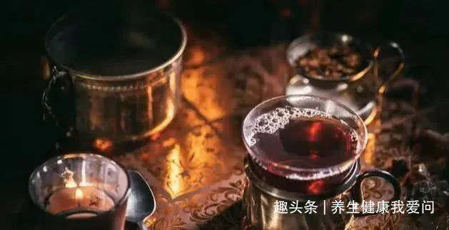 高血脂|寿命短的女人，手上会发出3种信号，若一个不占，说明你还算健康