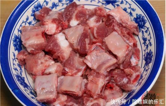 大红伞|买排骨时,选“肉多”还是“肉少”的好?老板娘无意透露了底