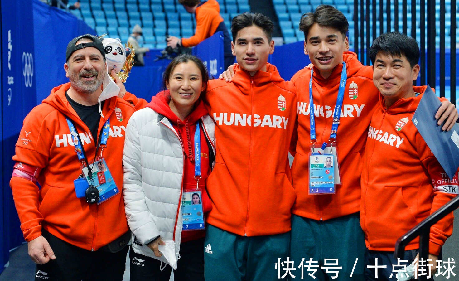 刘少林|匈牙利华裔兄弟到家，穿中国品牌与全家庆祝！之后还会来中国训练