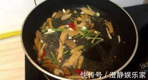 鸡身上“最值钱”的部位,肉贩子都留着自己吃,一只鸡就一个