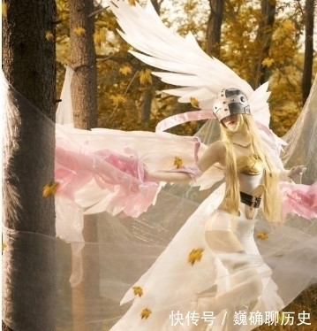 真人cos|《数码宝贝》真人cos神还原,花仙兽清纯,她最性感