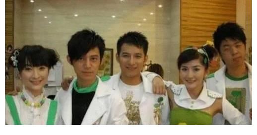 简介|谢娜深夜修改个人简介，《快乐大本营》要换人了？