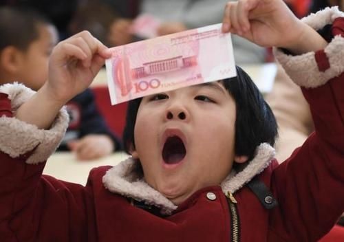 冰激凌|多少父母，将自己赚钱的不易强加给孩子，多少孩子，边享受边愧疚