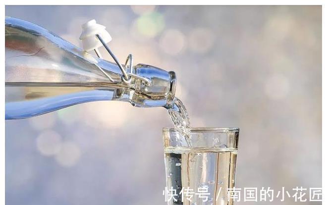 果糖|怎么吃能降尿酸?六种食物不吃,六种食物少吃,六种食物多吃