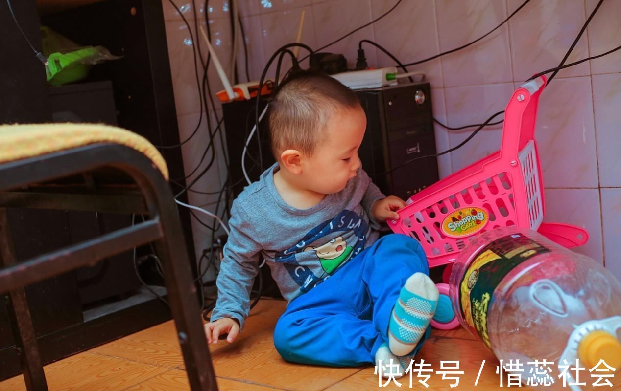 调皮|孩子情商越高越难带,有这4个“头疼”表现,家长应该高兴