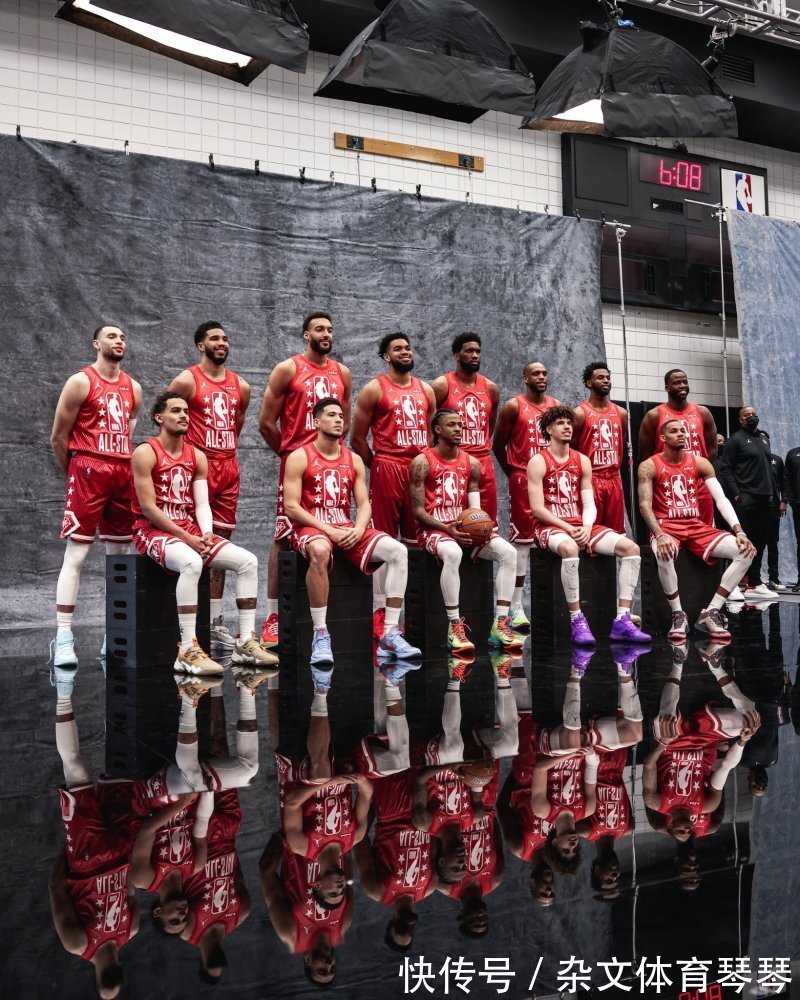 阿迪 东方力量闪耀全明星!老詹换了三双鞋,阿迪太惨,UA是最大赢家?