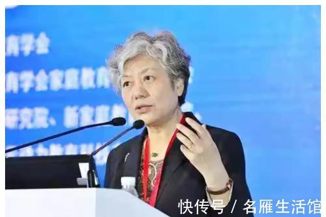 李玫瑾|孩子使劲哭闹时,打他你就输了,李玫瑾教授只用了4步,轻松搞定