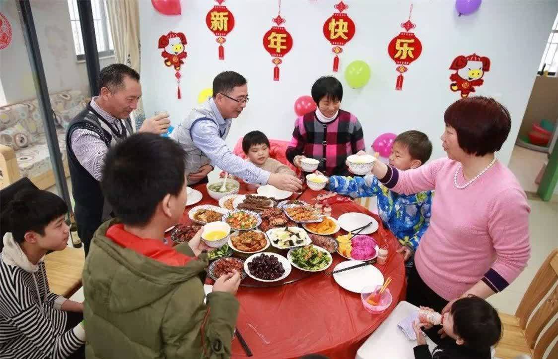 打游戏|孩子专注打游戏,2400元压岁钱被妈妈悄悄顺走,还以为丢掉了