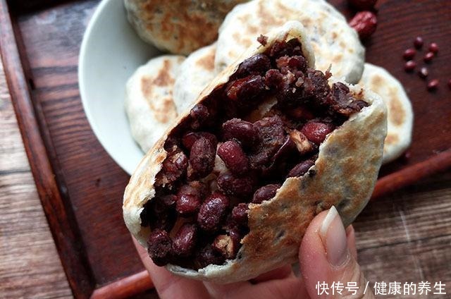 冷天我就爱做这饼,不用发酵省时间,皮薄如纸,满满都是料,好吃!