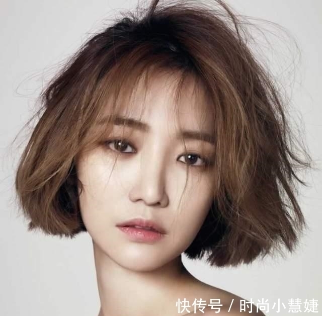 刘海 奔五的女人远离这5种“发型”,特别是第2种,难看显老还特土