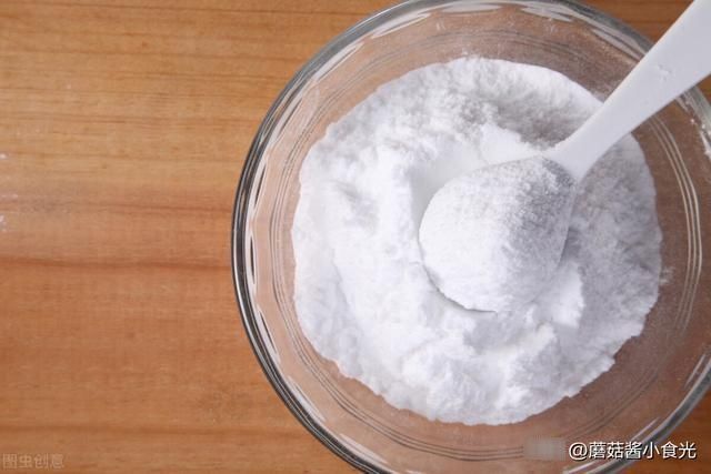 食用碱|小苏打和食用碱到底怎么用？原来区别这么大，下次别再用错了