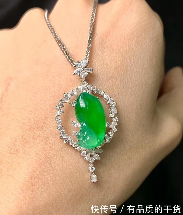 蕾丝 吸睛的项链应该如何选颜色很重要,选择得当让你成为众人的焦点!