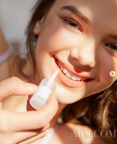 春风吹的嘴唇发干？唇部护理可不能松懈