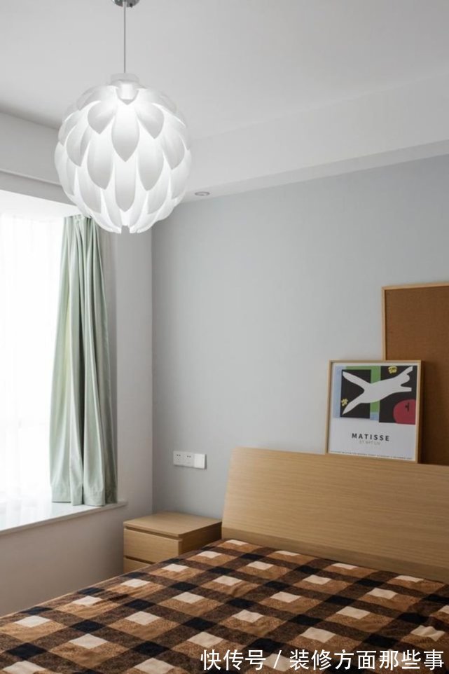 看了又看|113平北欧风三居室,粉色背景墙让客厅充满无尽的温柔