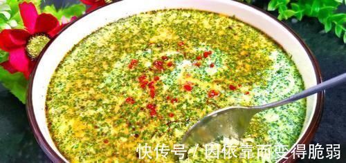 鸡蛋里面加西兰花,不用炒不油炸,鲜嫩营养,好吃到不想放下筷子