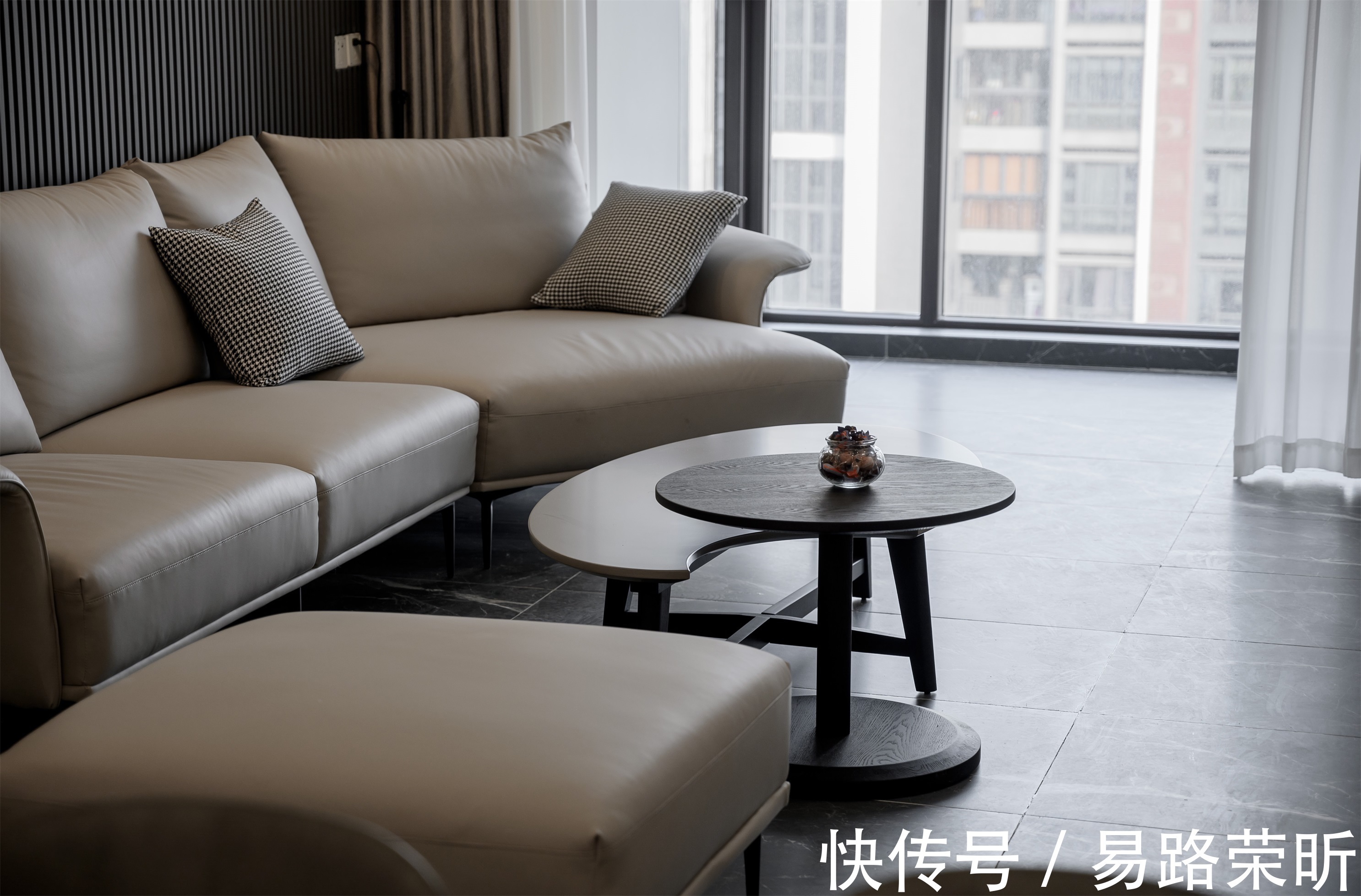 过道|家是温柔的避风港,寒夜归来时的一盏灯,是记忆里的温存,放不下的牵挂。