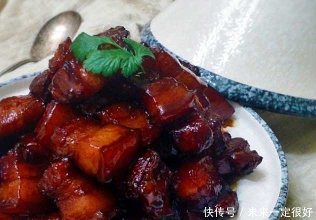 炒糖色,直接炒就大错特错!做了这一步,红亮诱人,香甜不发苦!