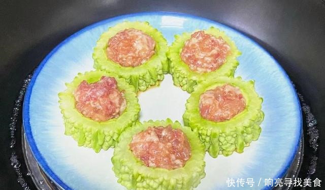 夏天到了，多给家人吃这道蒸菜，清爽开胃又解暑，营养好吃不上火！