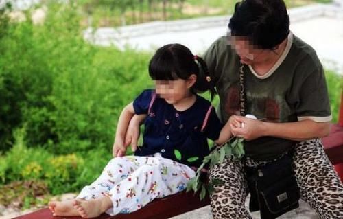 外公|“总来蹭饭羞不羞?”外公一句玩笑话,宝宝的回答却让老人的心寒