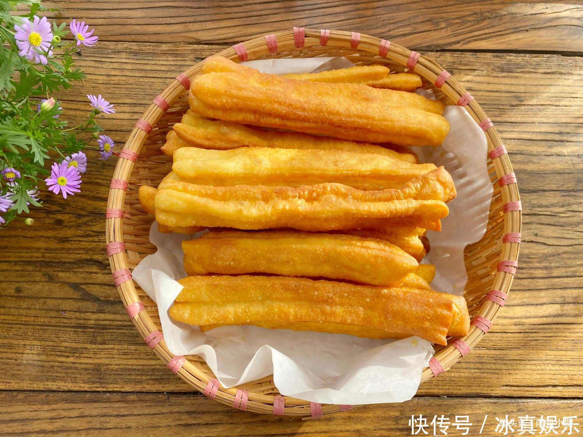 不用1滴水不用泡打粉的安心油条，酥香蓬松，孩子吃更安全