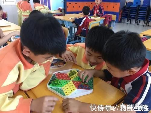 差距|上兴趣班和不上兴趣班有何区别?10年后差距明显