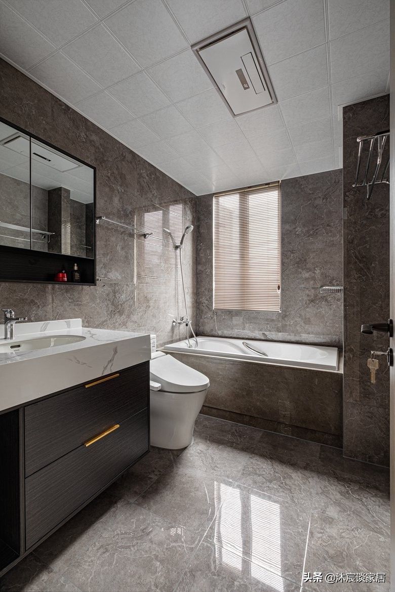 轻奢风|若再装修,我就选现代轻奢风,灰色瓷砖通铺在室内,真是高级大气