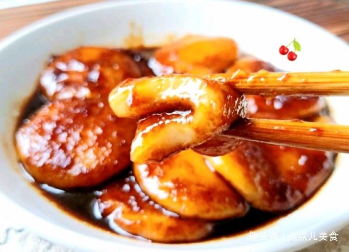 三勺红糖一碗糯米粉，教你做出软糯香甜的糯米糍，比粽子好吃