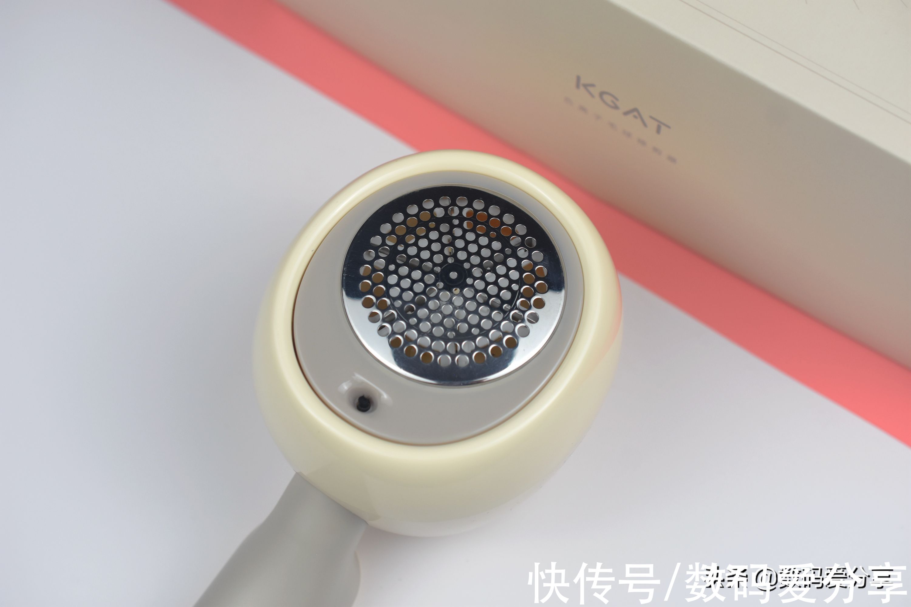 三档模式，一机多用！KGAT负离子毛球修剪器清理够快，还可除静电