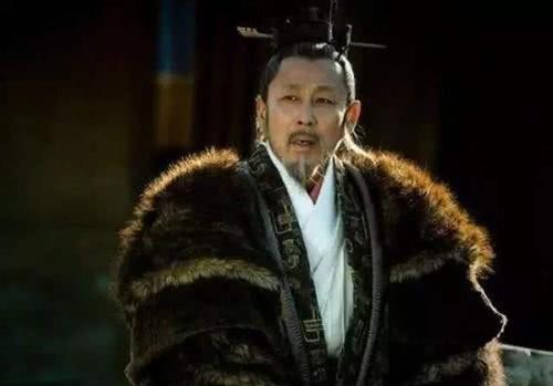 相国|刘邦明明猜忌萧何,把他下狱,为何萧何出狱后,还让他当相国?