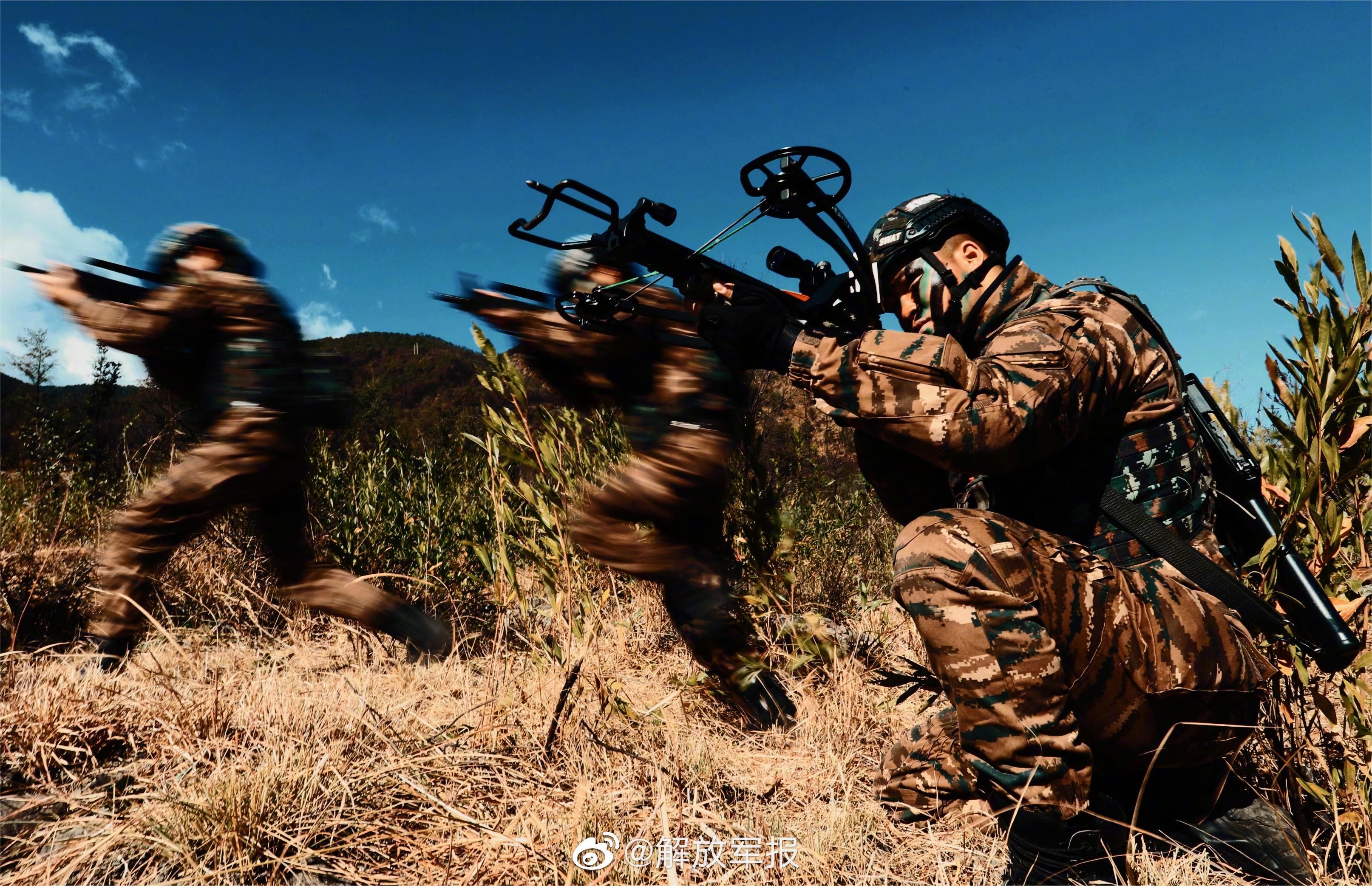 酷图！看武警官兵的热血练兵场