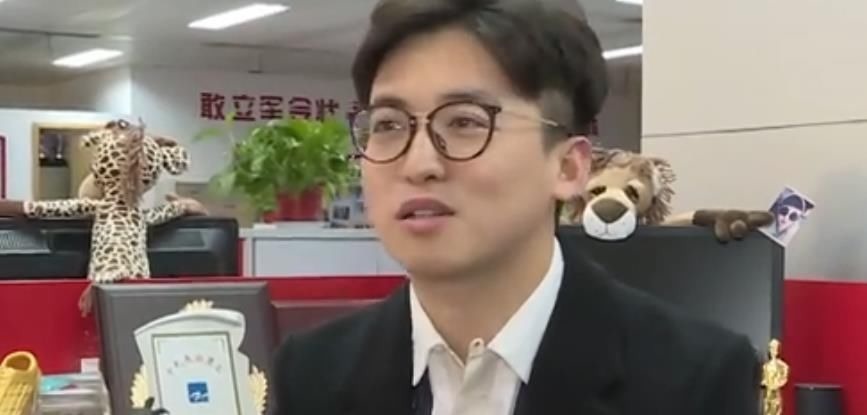 在《跑男》狂吃的热巴,为啥其他节目一口不吃导演2字道出内幕