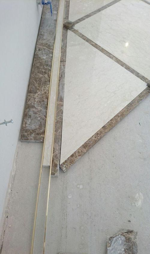 效果|从此铺瓷砖不用做美缝了，这样地面效果更漂亮，就是苦了瓦工了