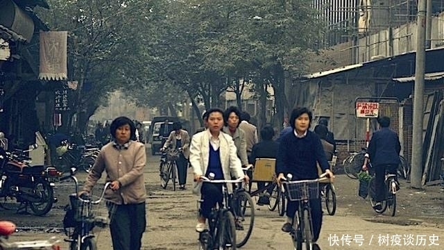 老照片:八十年代四川成都街头旧影(1988)