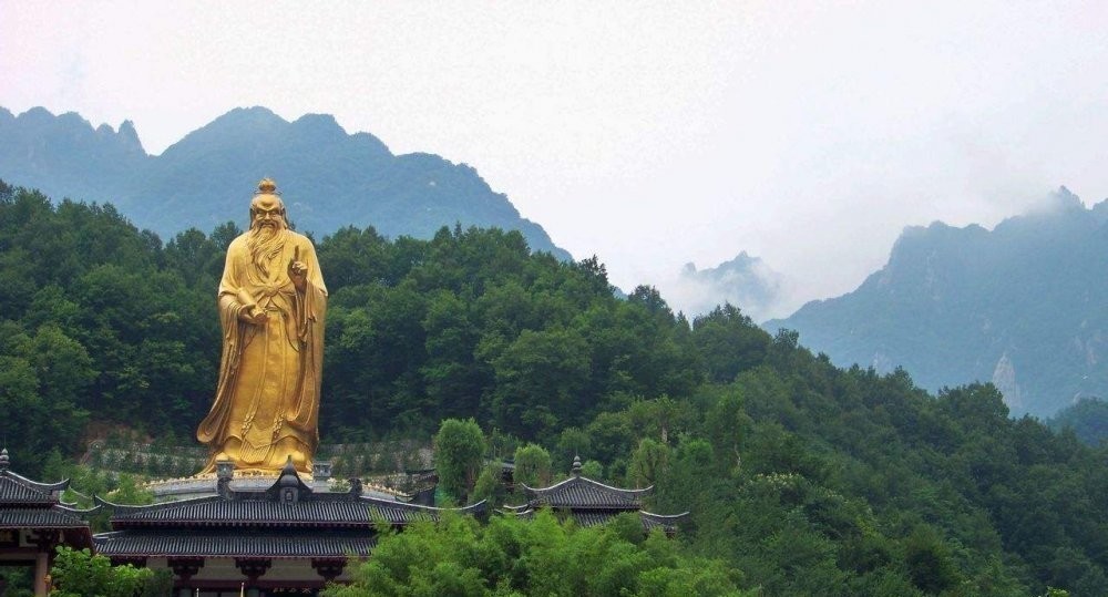 日本曾炮轰老君山,连射13发迫击炮没炸,吓得作揖下跪