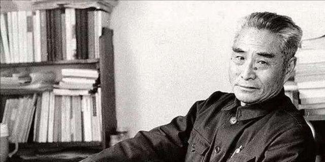 野人山|杜聿明说黄维是一个书呆子,黄维解释按规矩办事,杜聿明恼怒不已