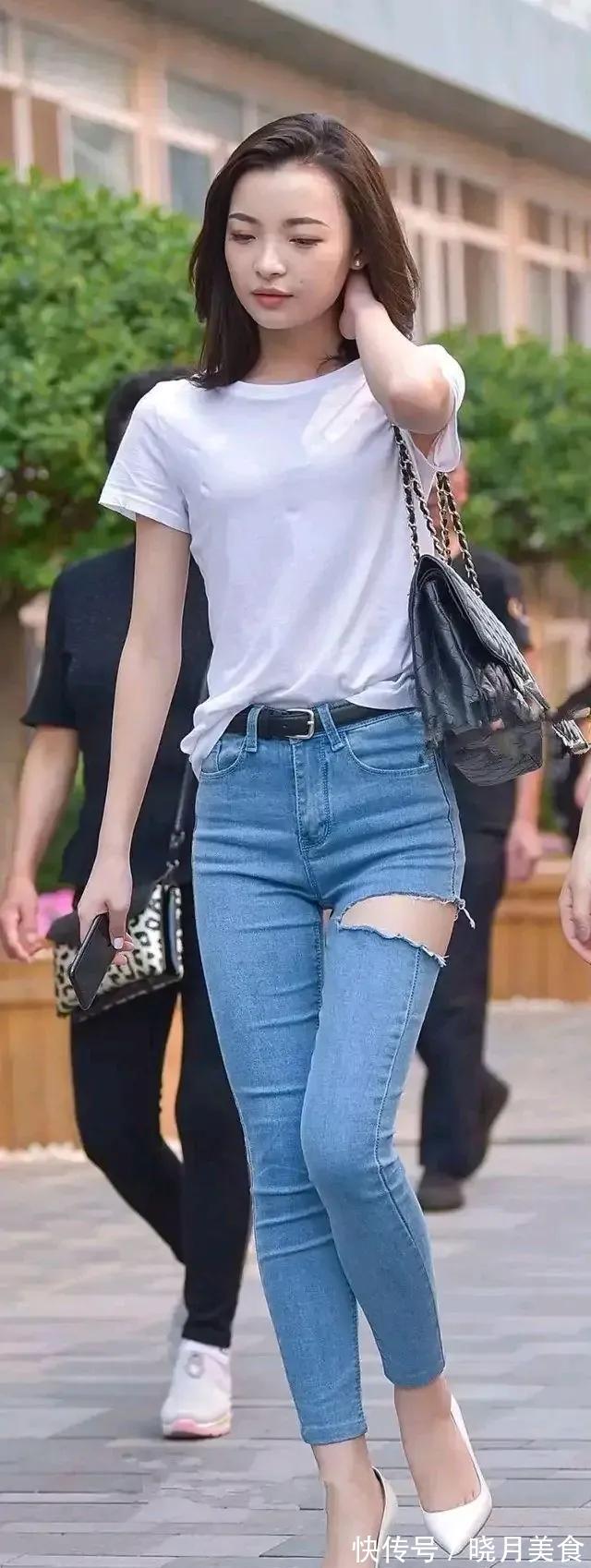 搭配 短袖T恤加牛仔裤搭配,青春减龄显气质,你喜欢这样的穿搭吗?