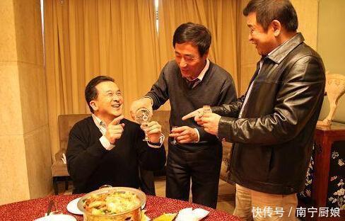 老酒鬼们公认的“4大下酒菜”,一小碟就能喝到天亮,不醉不归