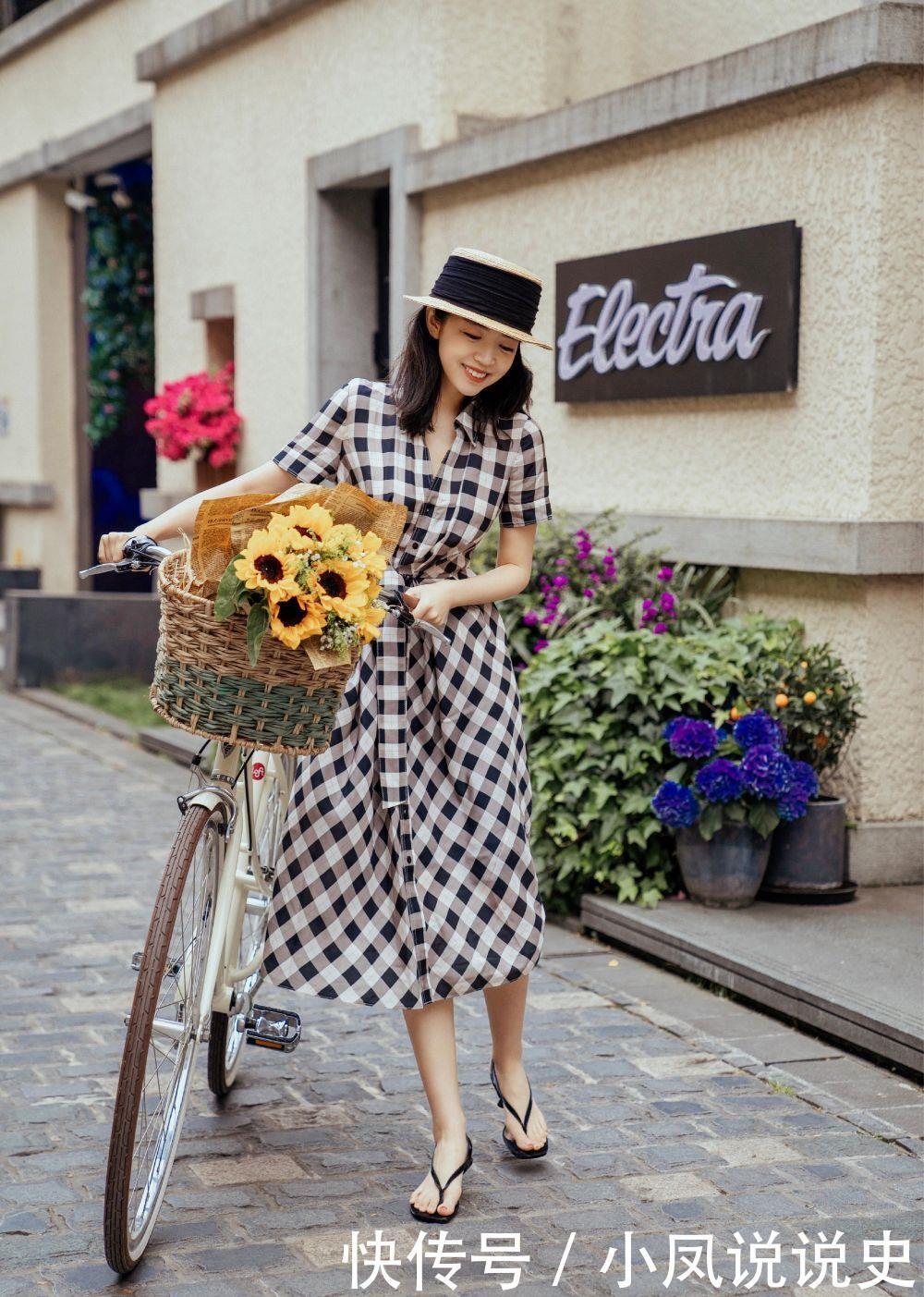 有肚子的四十岁女人别只会“塞衣角”,流行藏腹穿法,显瘦又时髦