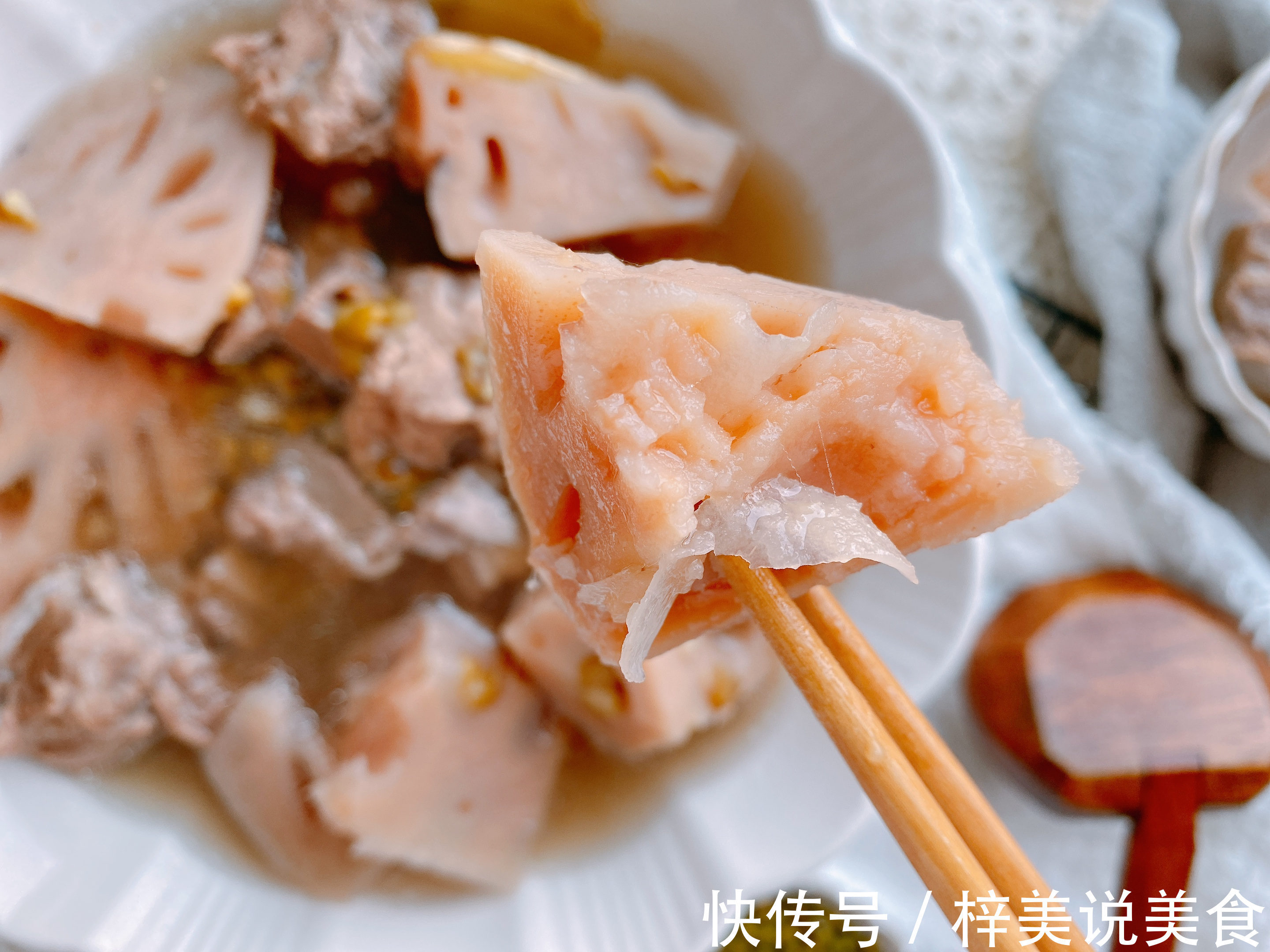 2节莲藕1把绿豆，炖出最适合秋天的汤，清热降火健脾补钙，超好喝