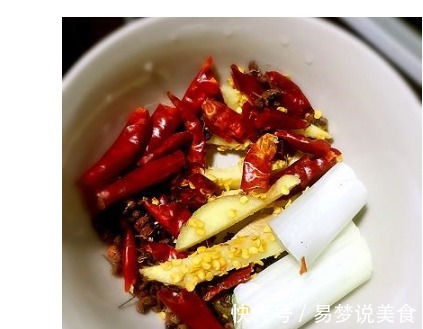 麻婆双色豆腐独家秘方你可记好了,看着就有食欲!