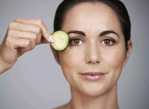 上半身|女性开始变老时，“上半身”或会露出破绽，一个不占是最好了